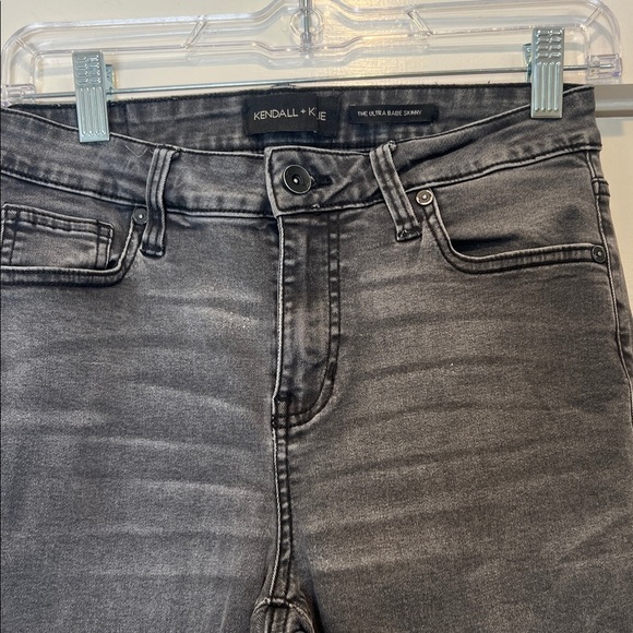 Kendall & Kylie Dark Gray the ultra babe Skinny Jeans size 7/28. - Picture 3 of 13